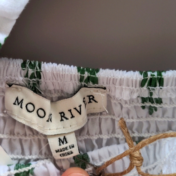 Moon River balloon sleeve top, NWT,medium - Picture 3 of 5